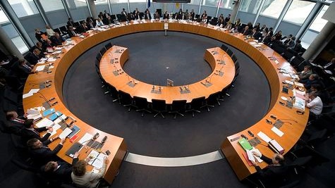 Eine Sitzung des Ausschusses für die Angelegenheiten der Europäischen Union