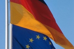EU- und Bundesflagge