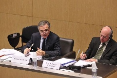 Bernard Accoyer und Norbert Lammert leiteten die Sitzung.