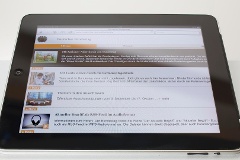 Bundestags-App auf Tablett