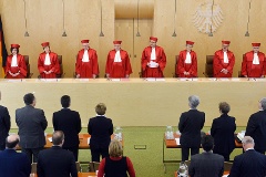 Der Zweite Senat vor der Urteilsverkündung am 18. März