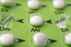 Der Bundestag entscheidet, ob die Pille danach verschreibungspflichtig bleiben soll oder nicht.