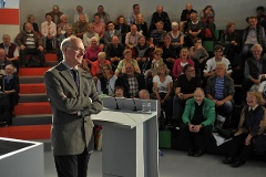 Bundestagspräsident Norbert Lammert im Forum Plenarsaal des Bundestages beim Bürgerfest am 2. Oktober in Hannover