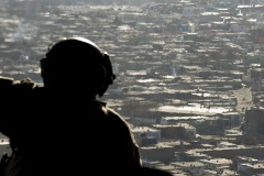 Militärhubschrauber über der afghanischen Hauptstadt Kabul 