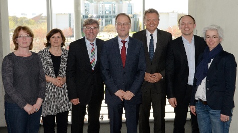 Tabea Rößner, Ute Bertram, Siegmund Ehrmann (Ausschussvorsitzender), Tibor Navracsics (EU-Kommissar), Martin Dörmann, Marco Wanderwitz, Ulle Schauws (v.l.n.r.) 