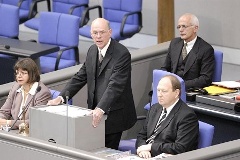 Bundestagspräsident Norbert Lammert bei der Konstituierung des Bundestages 2005