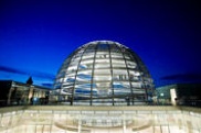 Reichstagskuppel in der Blauen Stunde