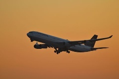 Die Luftfahrtbranche klagt über die Steuerbelastung.