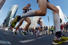 Läufer bei einem Marathon in Berlin.