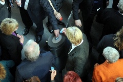 Abstimmung im Bundestag mit Stimmkarten