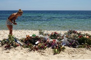 Blumen für die Opfer des Terroranschlags in Tunesien