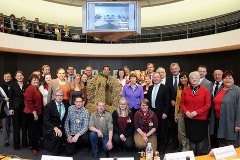 Die Ortsgruppe Walsrode der Niedersächsischen Landjugend überreichte für den Bund der Deutschen Landjugend die Erntekrone 2012 an den Ausschuss für Ernährung, Landwirtschaft und Verbraucherschutz.