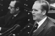 Karl Carstens während einer Rede im Jahr 1973.