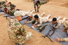 Einweisung der kurdischen Peschmerga-Truppen durch Bundeswehrsoldaten