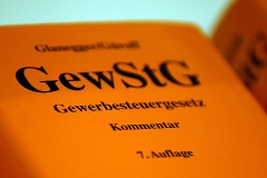 Die Linke will den Kreis der Gewerbesteuerpflichtigen ausweiten.