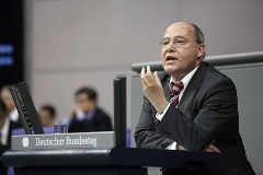 Gregor Gysi, Vorsitzender der Fraktion Die Linke