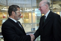 Ägyptens Staatspräsident Mohamed Mursi (links) traf Bundestagspräsident Norbert Lammert in Berlin.