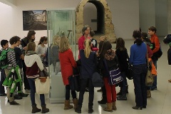 Im Durchgang zwischen Jakob-Kaiser-Haus und Reichstagsgebäude stießen die Schülerinnen und Schüler auf diese kleine Ausstellung.