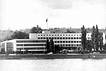 Blick über den Rhein auf das Bundeshaus in Bonn, in dem am 7. September 1949 der Bundestag zu seiner konstituierenden Sitzung zusammentrat und der Deutsche Bundesrat zum ersten Mal tagte. (Undatierte Aufnahme)