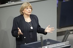 Elke Hoff (FDP) eröffnete die Debatte.