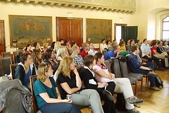 IPS-Stipendiaten bei der Diskussion im Rathaus