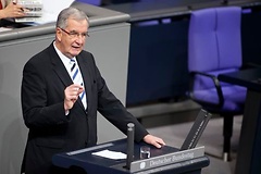 Ernst Burgbacher (FDP) Parlamentarischer Staatssekretaer im Bundeswirtschaftsministerium