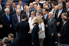 Der Bundestag hat dem Fiskalpakt und dem Rettungsschirm ESM zugestimmt.