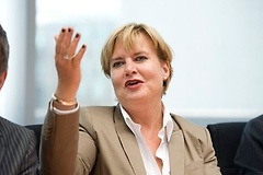 Dr. Eva Högl