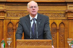 Bundestagspräsident Norbert Lammert im ungarischen Parlament