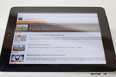Bundestags-App auf Tablett