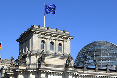 EU-Flagge auf dem Reichstagsgebäude