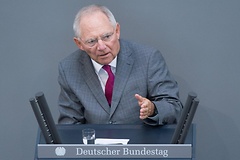 Bundesfinanzminister Wolfgang Schäuble stellt den Haushaltsentwurf im Plenum vor. twuiunde