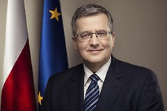 Der polnische Staatspräsident Bronisław Komorowski spricht im Deutschen Bundestag.