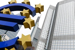 Euro-Skulptur vor der Europäischen Zentralbank