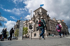 Täglich besuchen rund 8.200 Gäste den Bundestag.