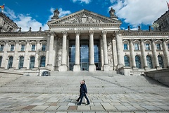 Nächste Sitzung: Dienstag, 8. September, 10 Uhr