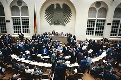 Abstimmung über den Einigungsvertrag im Bonner Wasserwerk am 20. September 1990