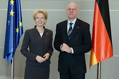 Ināra Mūrniece und Norbert Lammert