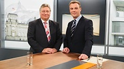 Martin Burkert (links) im Interview mit dem Parlamentsfernsehen