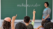 Koalition und Opposition haben den Zustand des Bildungswesens in Deutschland unterschiedlich bewertet.