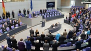 Der Bundestag erhob sich im Gedenken an die Opfer der Terroranschläge.