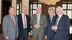 v.l. Hans-Jürgen Papier, MdB Joachim Hörster, Lammert, Walter Schweitzer (Präsident Uni Passau) und Heinrich Oberreuter, Direktor der Akademie für Politische Bildung Tutzing