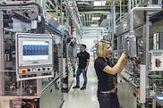 Die Produktion der deutschen Industrie soll für die Zukunft fit gemacht werden.