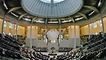 Blick in den Plenarsaal des Deutschen Bundestages im Reichstagsgebäude während der Regierungserklärung von Bundeskanzlerin Angela Merkel am 30. November 2005, Foto: Achim Melde