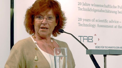 Die Vorsitzende des Ausschusses für Bildung, Forschung und Technikfolgenabschätzung, Ulla Burchardt (SPD)