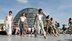 Das Bundesjugendballett auf der Dachterrasse des Reichstagsgebäudes