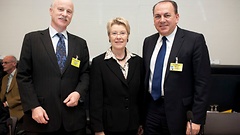 vlnr.: Jochen Sanio, BaFin-Chef, Petra Merkel, Ausschussvorsitzende und Axel Weber, Bundesbankpräsident