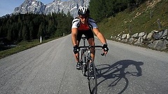 Rennradfahrer in den Alpen