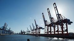 Werften, Reedereien, Häfen stehen im Mittelpunkt der Debatte.