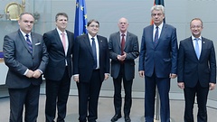 Bundestagspräsident Norbert Lammert (Dritter von rechts) mit der Delegation der Rumänisch-Deutschen Parlamentariergruppe